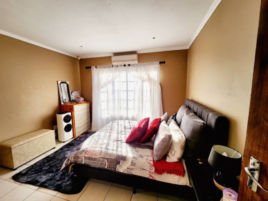 3 Bedroom Property for Sale in Azalea Park North West